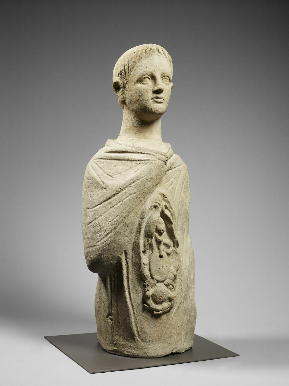 Buste votif anatomique de jeune homme, terre cuite, avec organes apparents sur l'abdomen