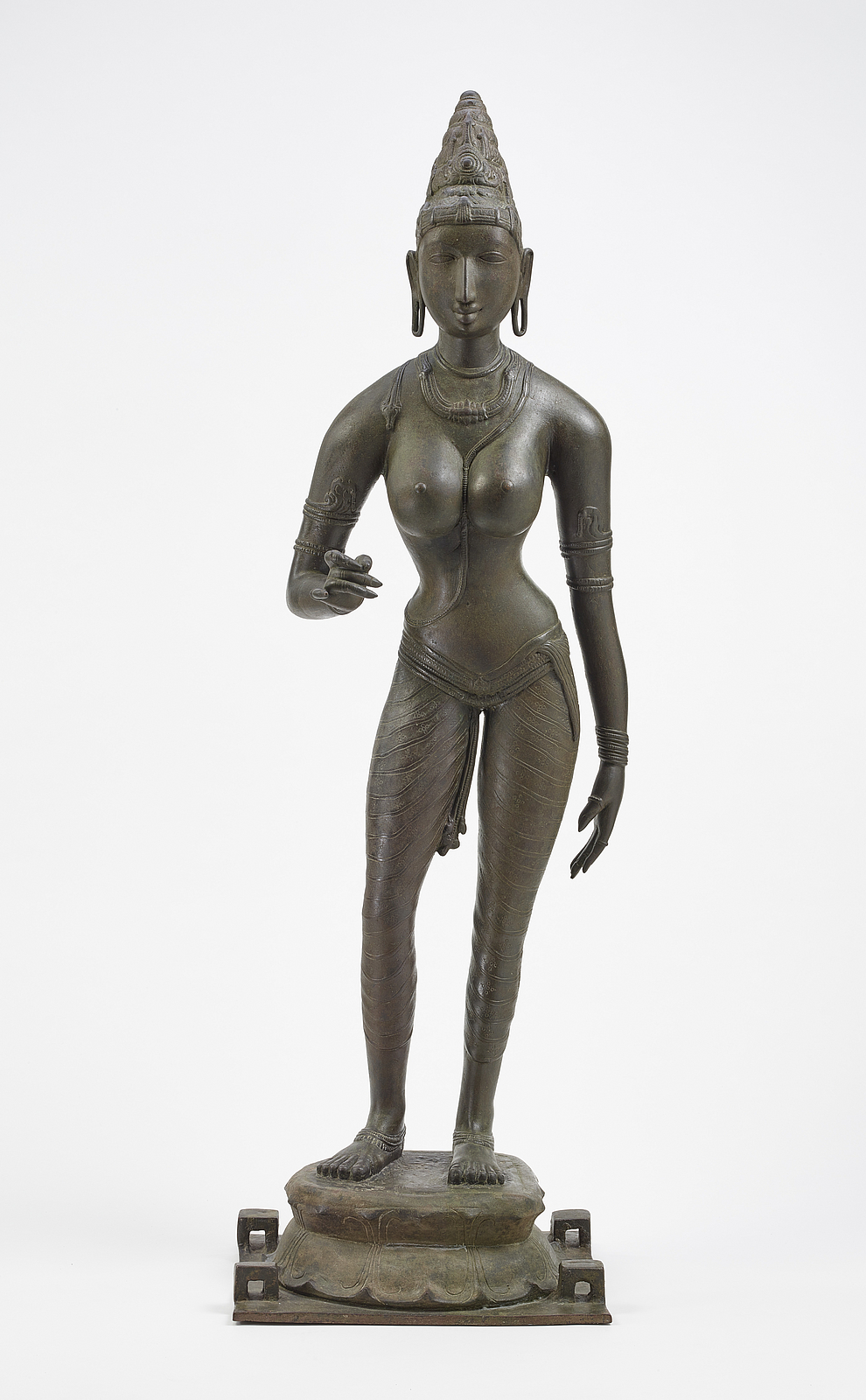 Statue d'une reine hindoue du Xe incarnant la déesse Parvati. Freer Gallery